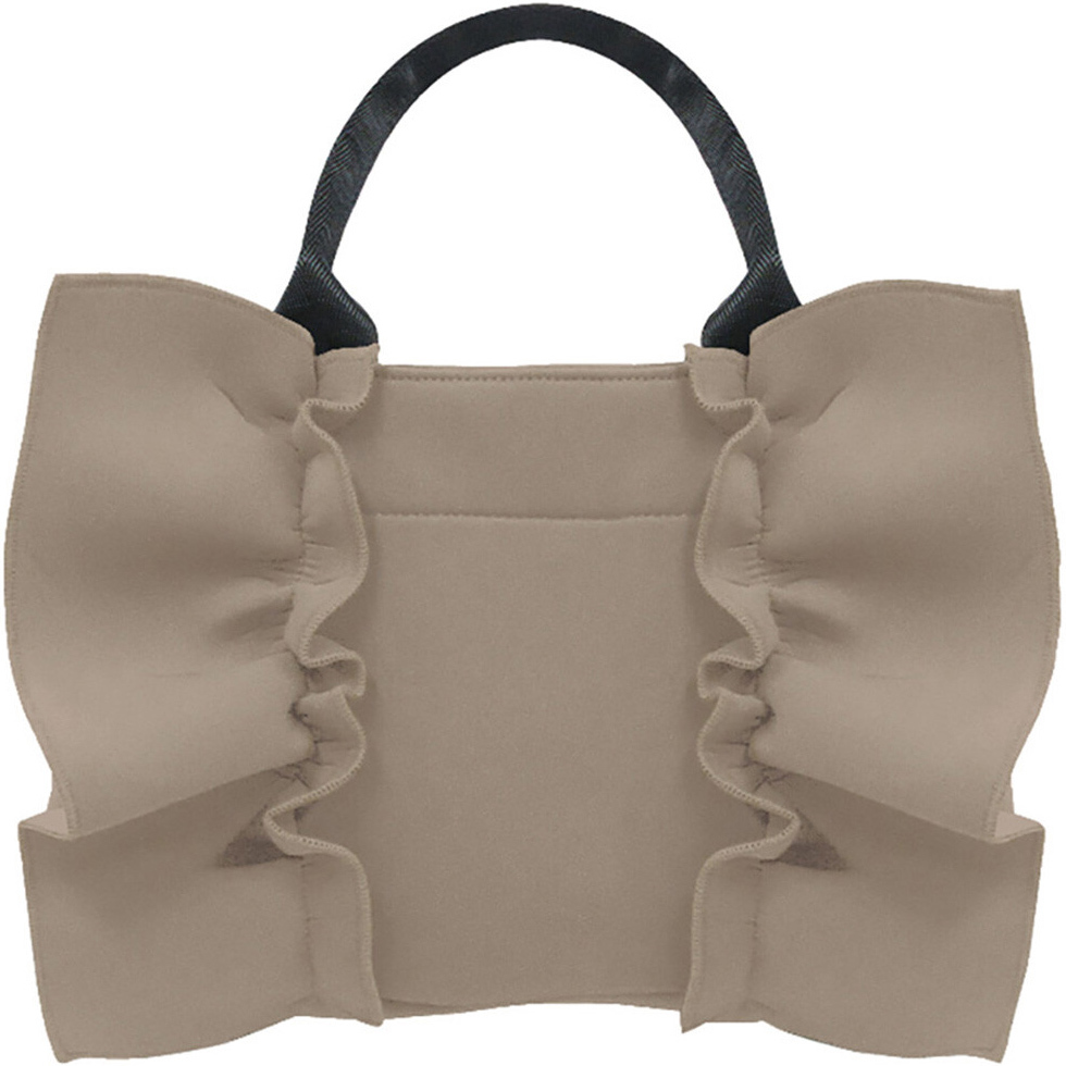 立体感のあるたっぷりしたフリル トートバッグ ショルダーバッグ 2WAY 幅28×高さ19×マチ10cm グレージュ ボタン付きで中身が見えずらい拍卖