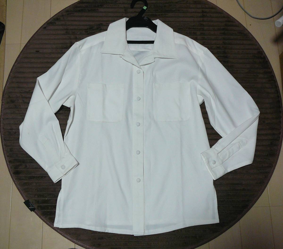 ●送料230円●Mサイズ 開襟 包みボタン ブラウス OL制服 事務服 ユニフォーム コスプレ衣装 1680円拍卖