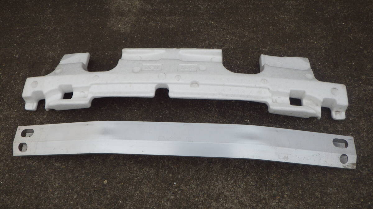 レスサス RX リアバンパー ホースメント エネルギーアブソーバー 吸収材 緩衝材 トヨタ拍卖