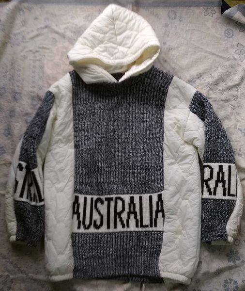 ノーブランド フード付き長袖部分ニットトップス Fサイズ オフホワイト/黒白系 パーカー フーディー セーター アノラック オーストラリア拍卖