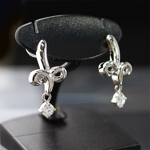 送料無料 本物 ダイヤモンドピアス PT900 プラチナ ダイヤ0.15ct×2 レディースアクセサリー 磨き済み リボンデザイン 上品拍卖