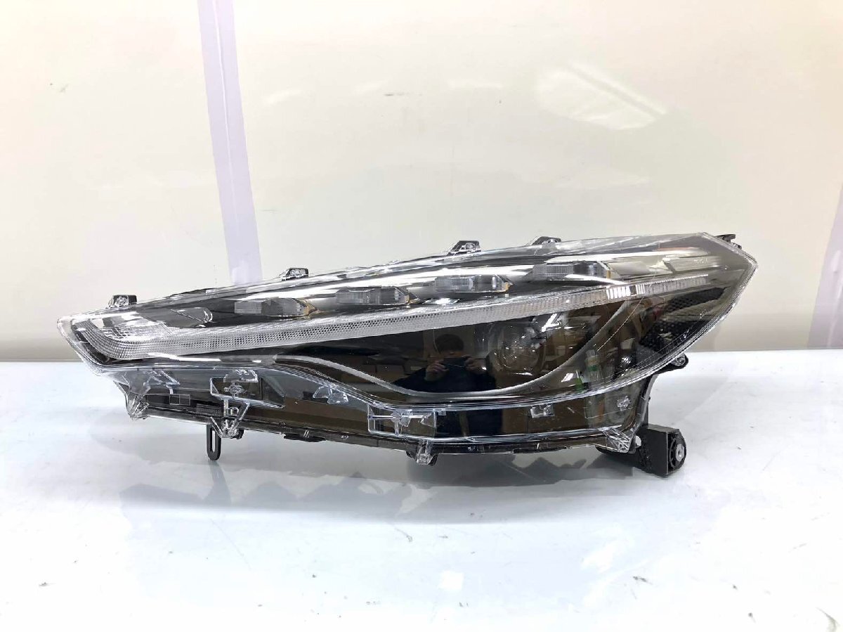 トヨタ カローラクロス ZSG10/ZVG11 純正 ヘッドランプ 左 LED HASCO16-177 刻印Z(Z13-41m)拍卖