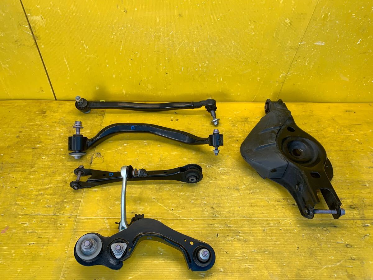 (43082) レクサス RX500H TALH17 右リア ロアアームセット 送料1980円(北海道/沖縄県はお問い合わせ下さい)拍卖