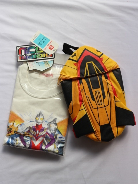 ☆新品・未使用品ですが!レアバッグ付きウルトラマンディガ・ガイア・ダイナのプリント長袖Tシャツ120cm 今期物ではありません拍卖