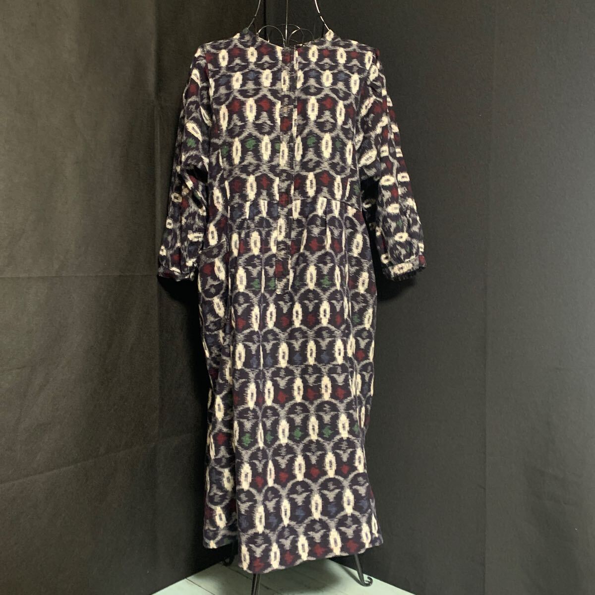 ☆ワンピース 藍染 生地 刺し子 リメイク素材 ハンドメイド 古布 型染め 絣 手作り パッチワーク かすり (A-1386)拍卖