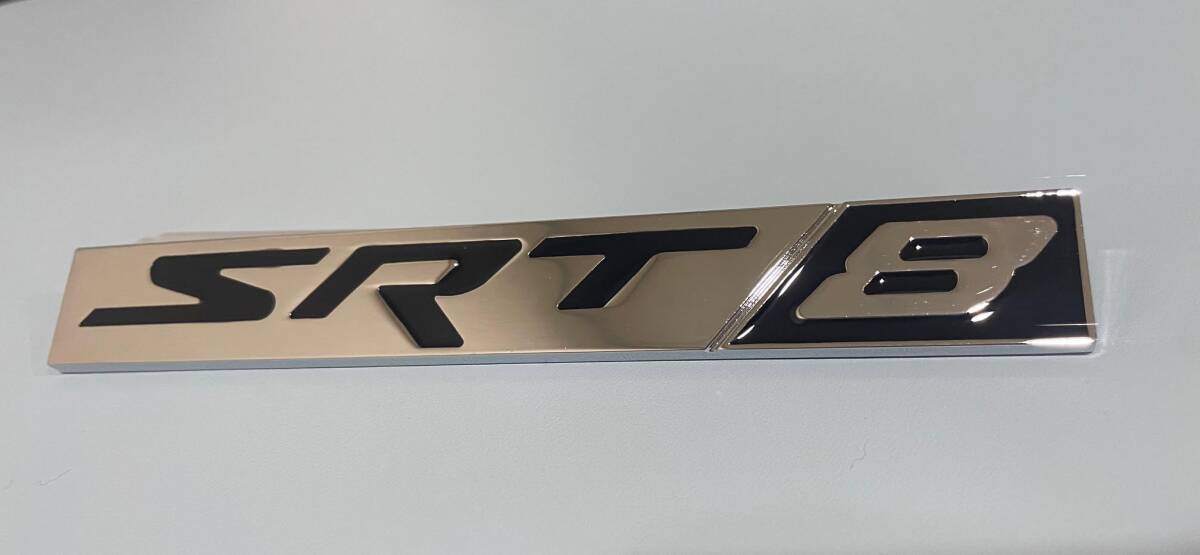 【SRT8 エンブレム】黒 ネーム プレート ダッジ クライスラー ジープ マグナム R/T デイトナ デュランゴ ラム1500 2500 コマンダー 300C 拍卖