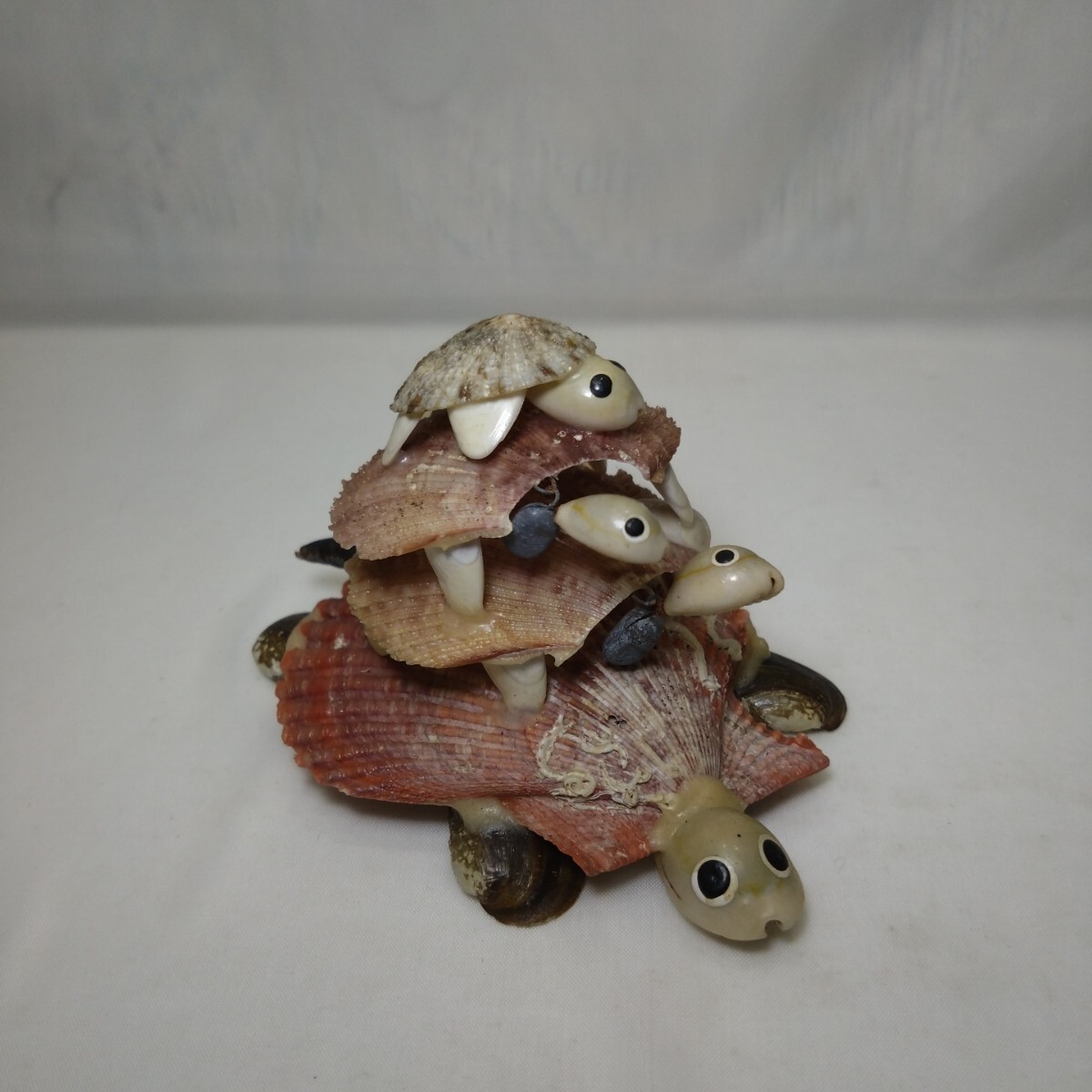 【当時物】 貝殻 工芸品 雑貨 置物 オブジェ 亀 親子 貝細工 ゆらゆらオブジェ 郷土 昭和レトロ アンティーク ビンテージ 拍卖