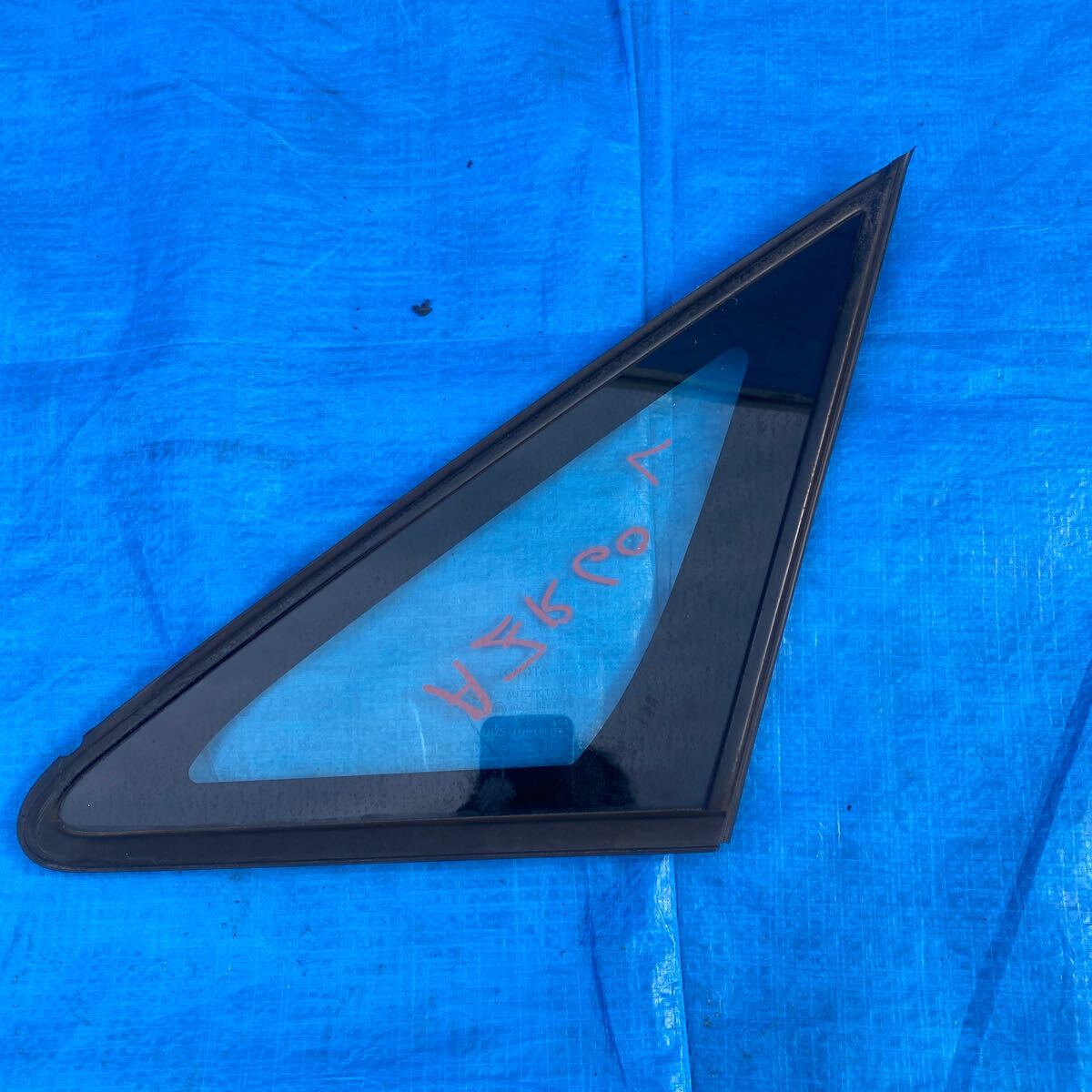 ◆トヨタ ノア ヴォクシー VOXY《AZR60 AZR65》純正 フロント ピラーウインドウガラス 左 三角ガラス ウィンドー ウインドー 割れなし◆拍卖