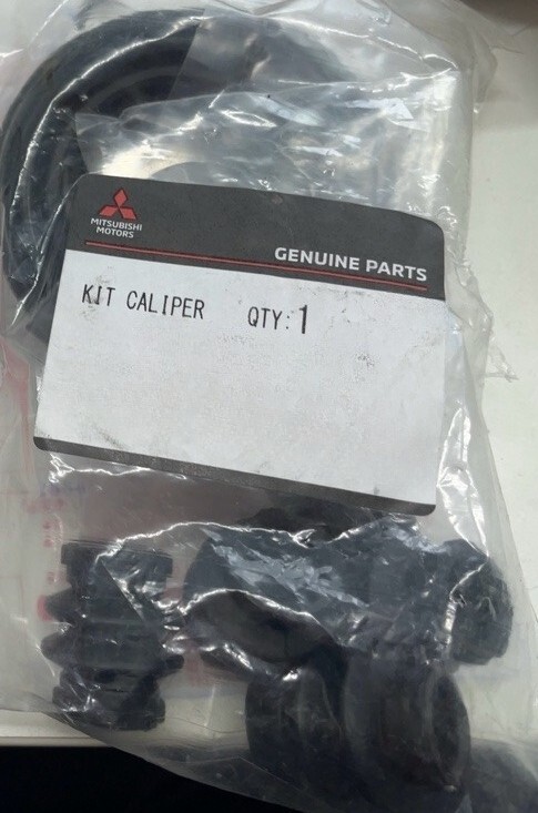 新品 純正品 MITSUBISHI 三菱 ブレーキキャリパー フロント コルト コルト プラス Z27AG拍卖