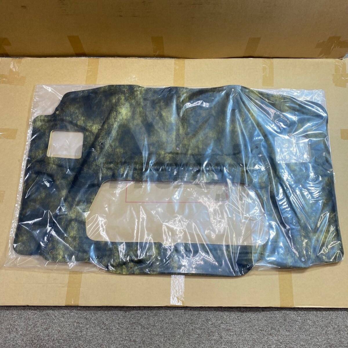 【未使用】スバル純正 BE5 BH5 レガシィ ボンネット フード インシュレーター SUBARU Front hood insulator拍卖