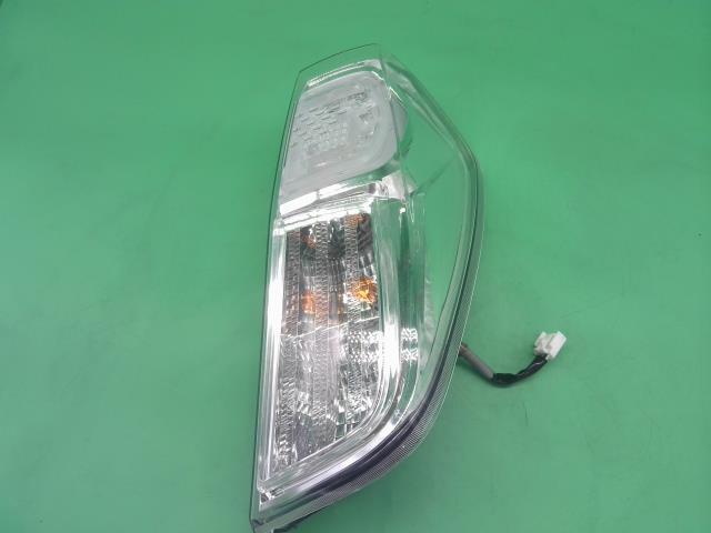 デイズルークス DBA-B21A 右テールランプ 1146-399 26550-6A02B拍卖