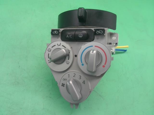 デイズ DBA-B21W A/Cスイッチパネル 7820A578HA 27511-6A01C拍卖