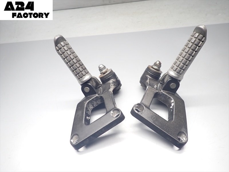 H1R7-0214 カワサキ ZZ-R400 N型 タンデムステップ 左右 純正品 【ZX400N-033~ 2001年式】拍卖