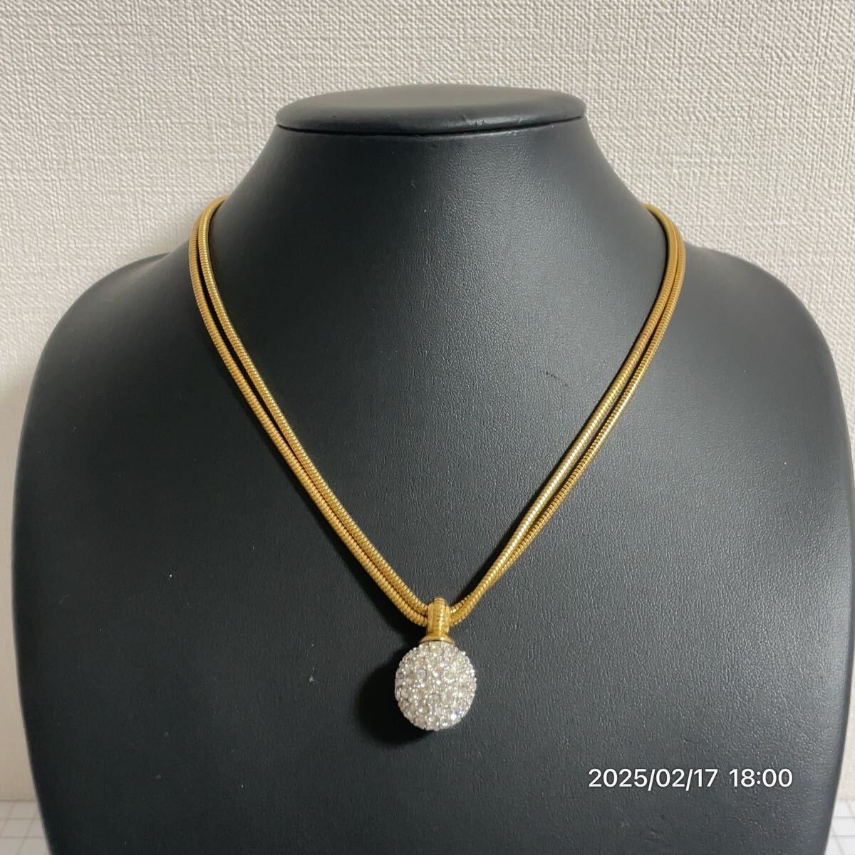 SWAROVSKI スワロフスキー オーバル 球体 クリスタル ラインストーン シルバー×ゴールドカラー ネックレス アクセサリー 小物 装飾品拍卖