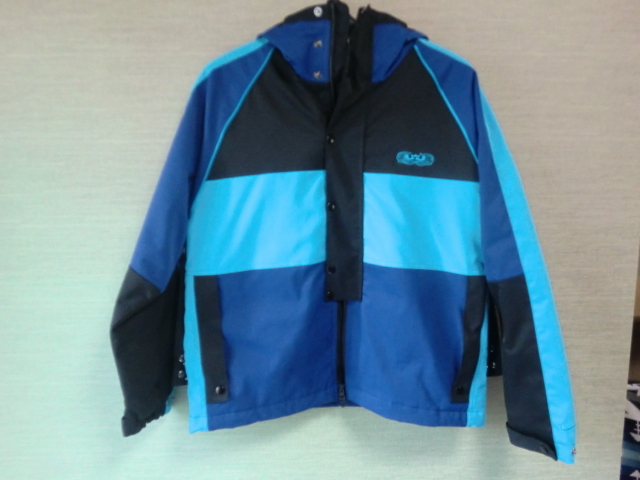 新品  ナイキ(NIKE) レブロンプレミアムユーティリティジャケット  Lサイズ 39.050円(税込) 撥水 防寒 DQ6137-455拍卖