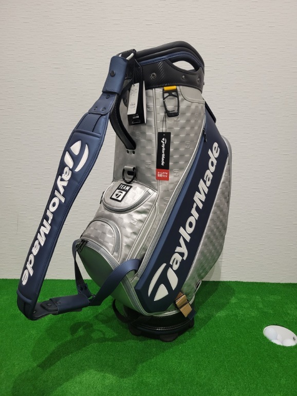 ★新品★テーラーメイド★2024年モデル★プレイヤーズスタッフキャディバッグ★JE863★シルバー/ネイビー拍卖