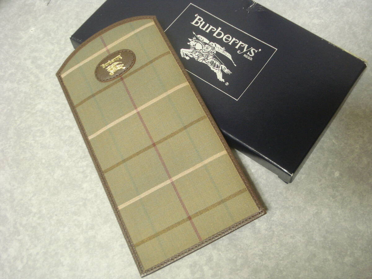 ☆ バーバリー 布製 メガネケース☆ カーキ チェック 縦型 めがね 眼鏡ケース 箱付き拍卖
