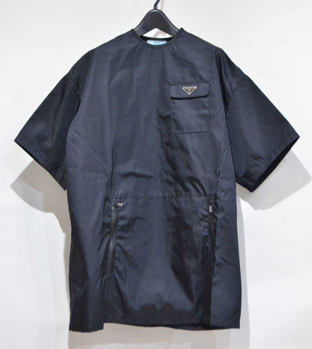 国内正規品 PRADA プラダ トライアングルロゴ ナイロン チュニック トップス ブラック 36 Y-31110B拍卖