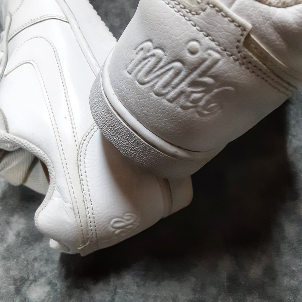 最値!生産終了23年製!復刻筆記体ロゴ!オールドデザイン!ナイキ エバノン高級シンセティックレザー スニーカー!エンドレスホワイト!白 28cm拍卖