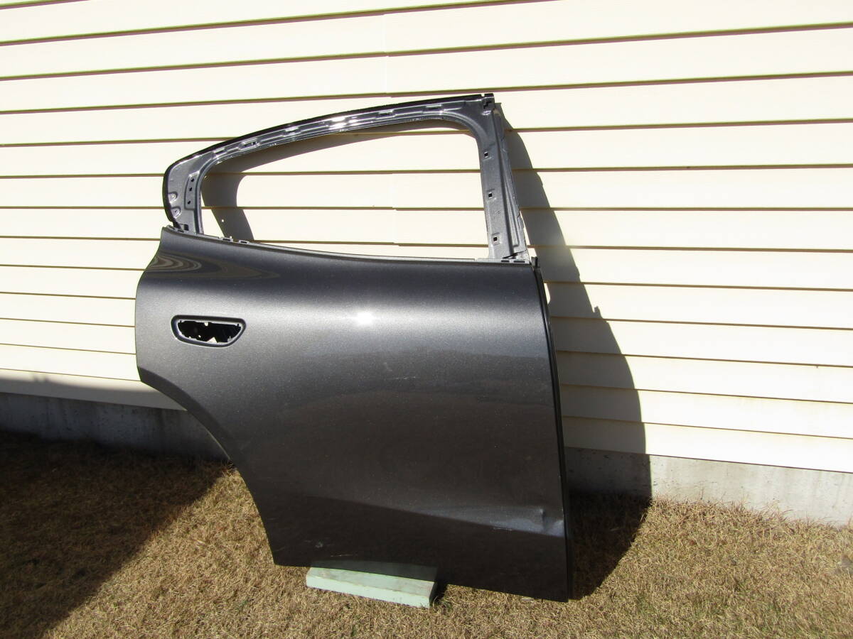 マセラティ グレカーレ 純正 右 リアドア 右 後ろ ドア グレー ■■ 13020801拍卖