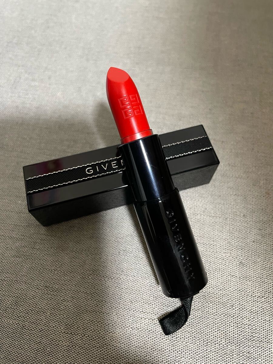 新品即決 ジバンシイ ルージュ アンテルディ 15 口紅 拍卖