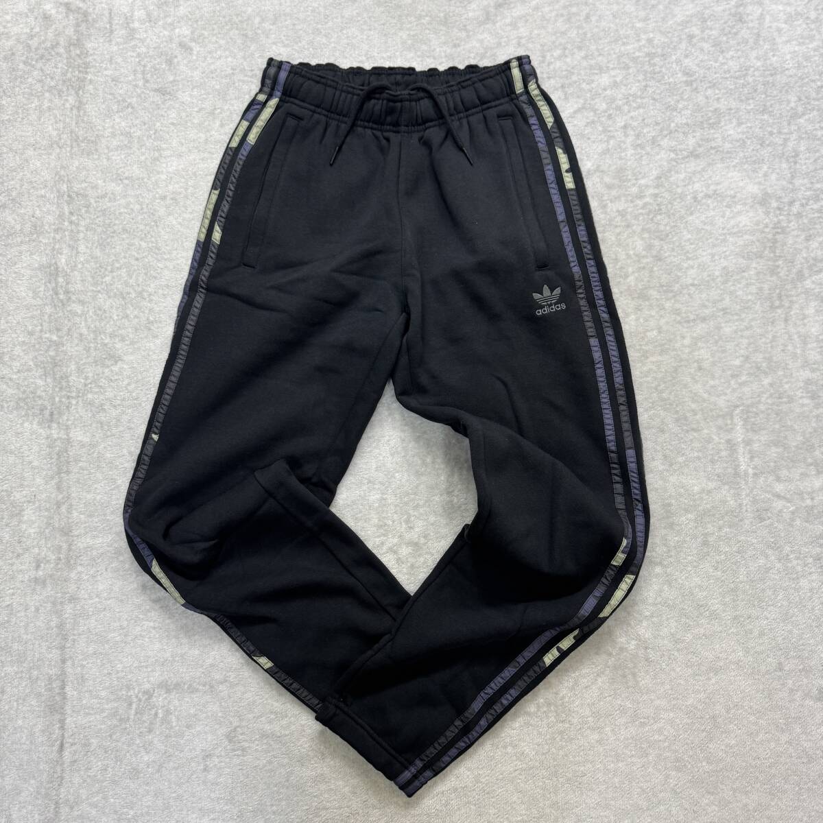 Mサイズ 新品未使用 adidas Originals アディダス オリジナルス スウェット ジョガーパンツ 迷彩 カモ ボトムス ブラック 黒 裏起毛 正規品拍卖