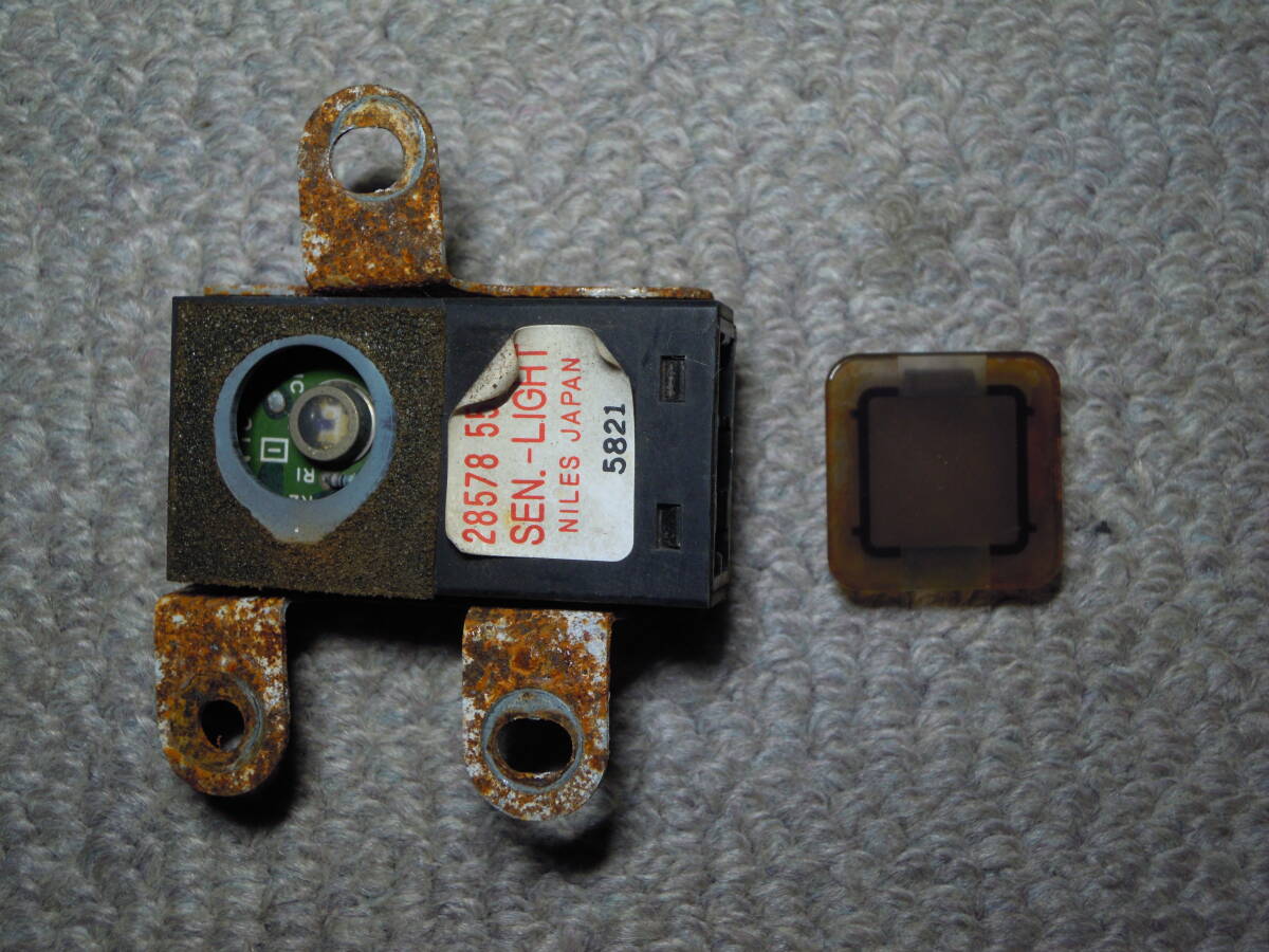★送料無料★ 日産 スカイライン 31 R31 HR31 前期 純正 ヘッドライト ヘッドランプ センサー ライトセンサー 28578-55S00 (未テスト品)拍卖