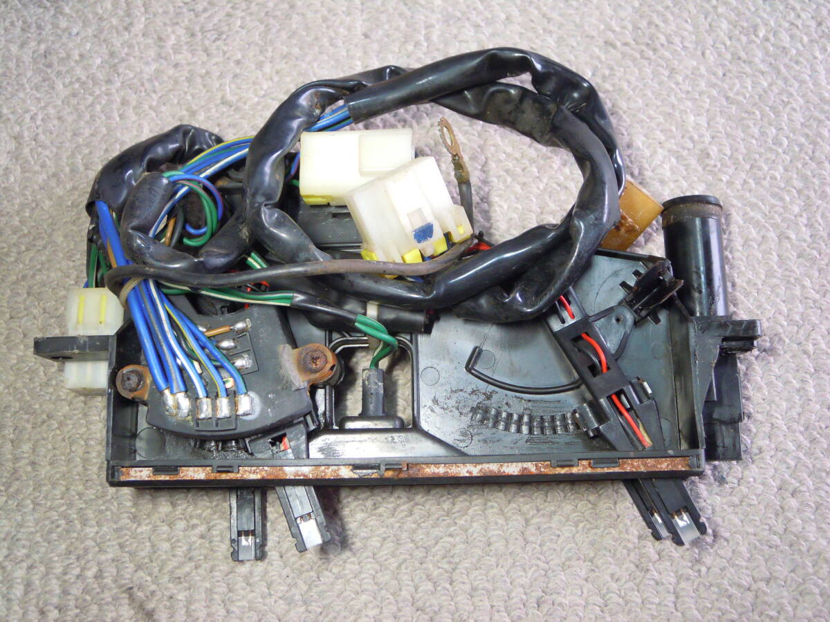 日産 スカイライン 31 R31 HR31 前期 純正 オートエアコン用 エアコンスイッチ ヒーターレバー 操作レバー 空調スイッチ 中古 (ジャンク品)拍卖