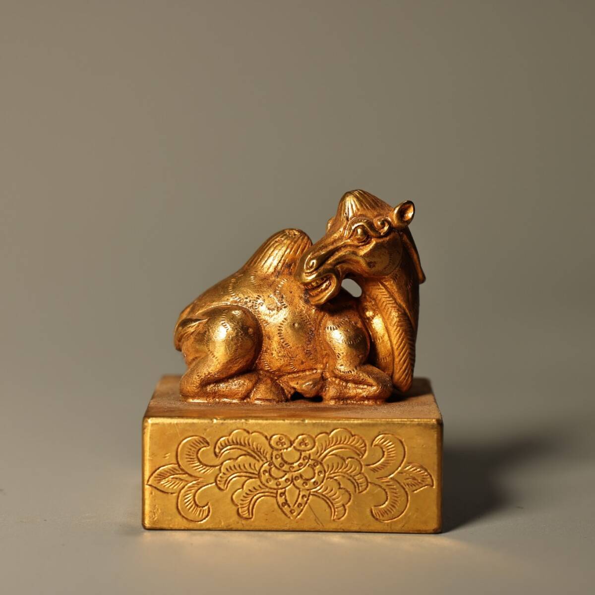 【仁】『銅製・塗金・駱駝印章・置物・賞物』極細工 古賞物 中国古玩 古美術 古美味拍卖