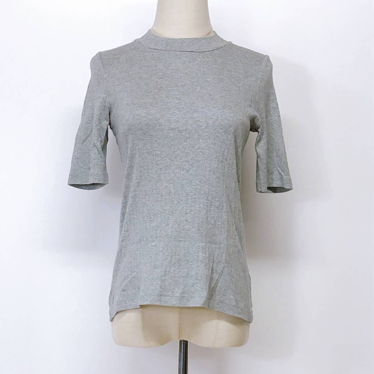 YX557 美品 UNIQLO(ユニクロ)レディース トップス 半袖 クルーネック 薄手 伸縮性 Mサイズ グレー 無地 綿100% 涼しげおしゃれシンプル夏拍卖