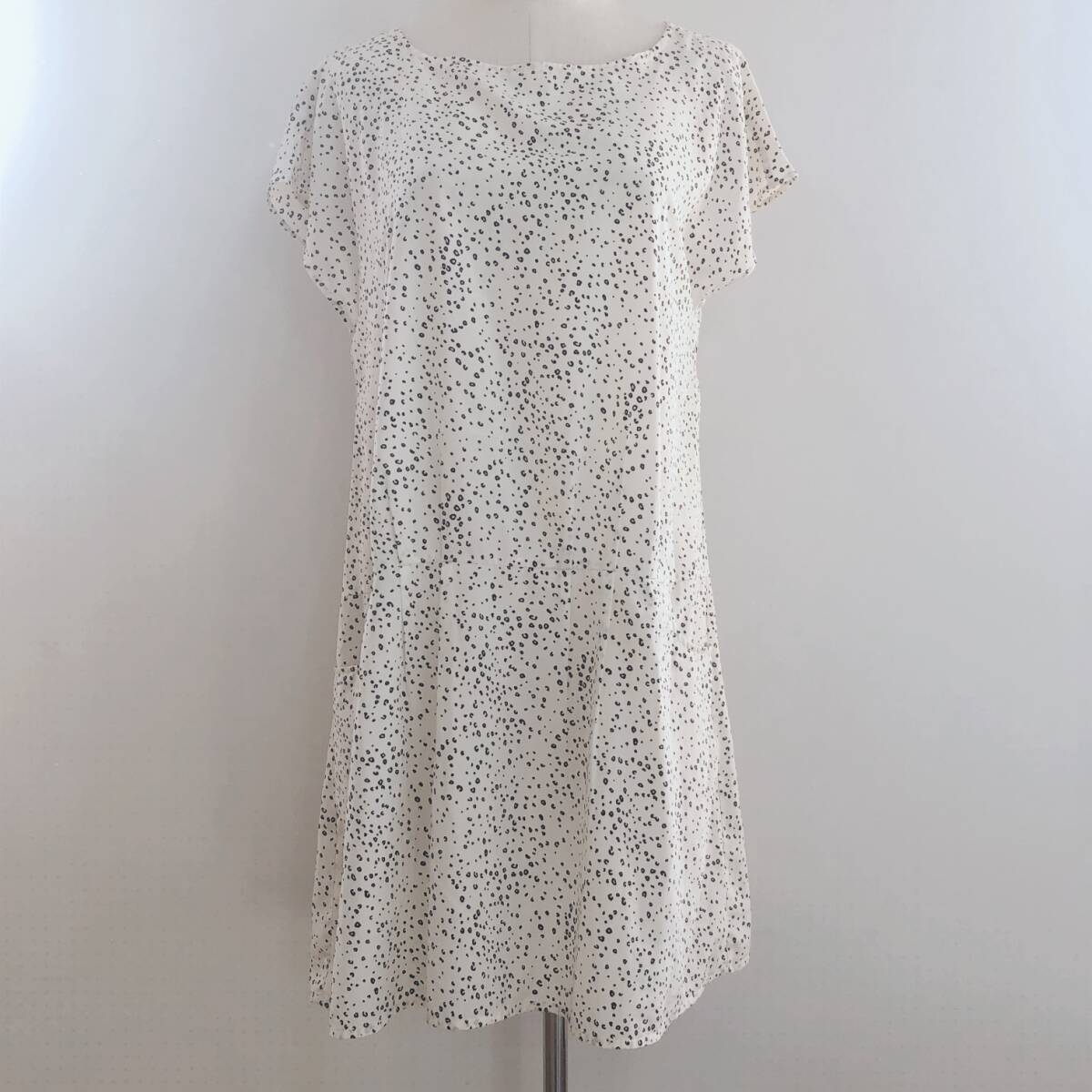 Y1687 美品 LOWRYS FARM ローリーズファーム レディース ひざ丈ワンピース 透け感 両脇ポケット M アイボリー 白 ネイビー 紺 かわいい 夏 拍卖