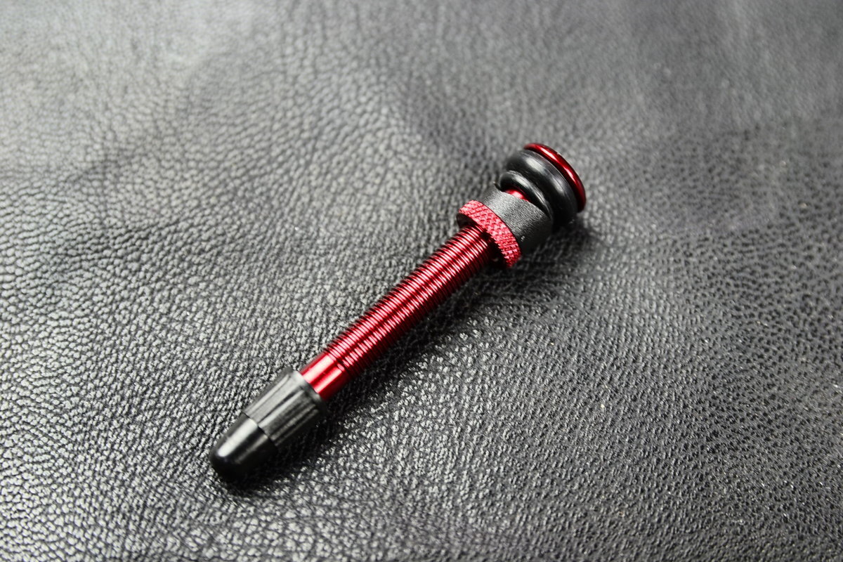 即決★新品◆American Classic★アメリカン クラシック★AC★チューブレス★バルブ★軽量★アルミ製★ペア可★ゆうパケット可★ M3拍卖