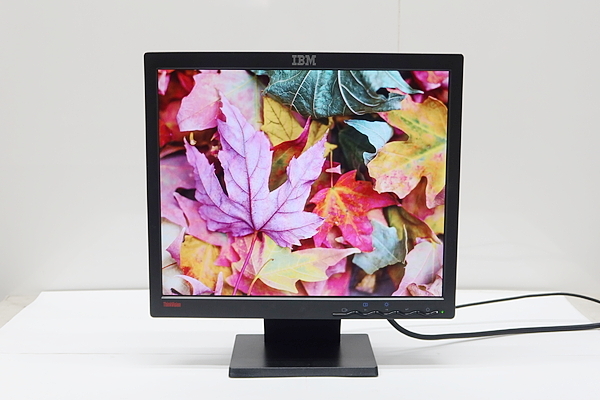 中古17インチ液晶モニター Lenovo 9417-AT1 D-Sub15 【中古】拍卖