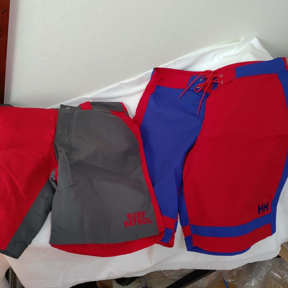 HELLY HANSEN ハーフパンツ 2枚 Lサイズ ヘリーハンセンショートパンツ サーフパンツ 水着 レッド 赤 0211-E3-TA13拍卖