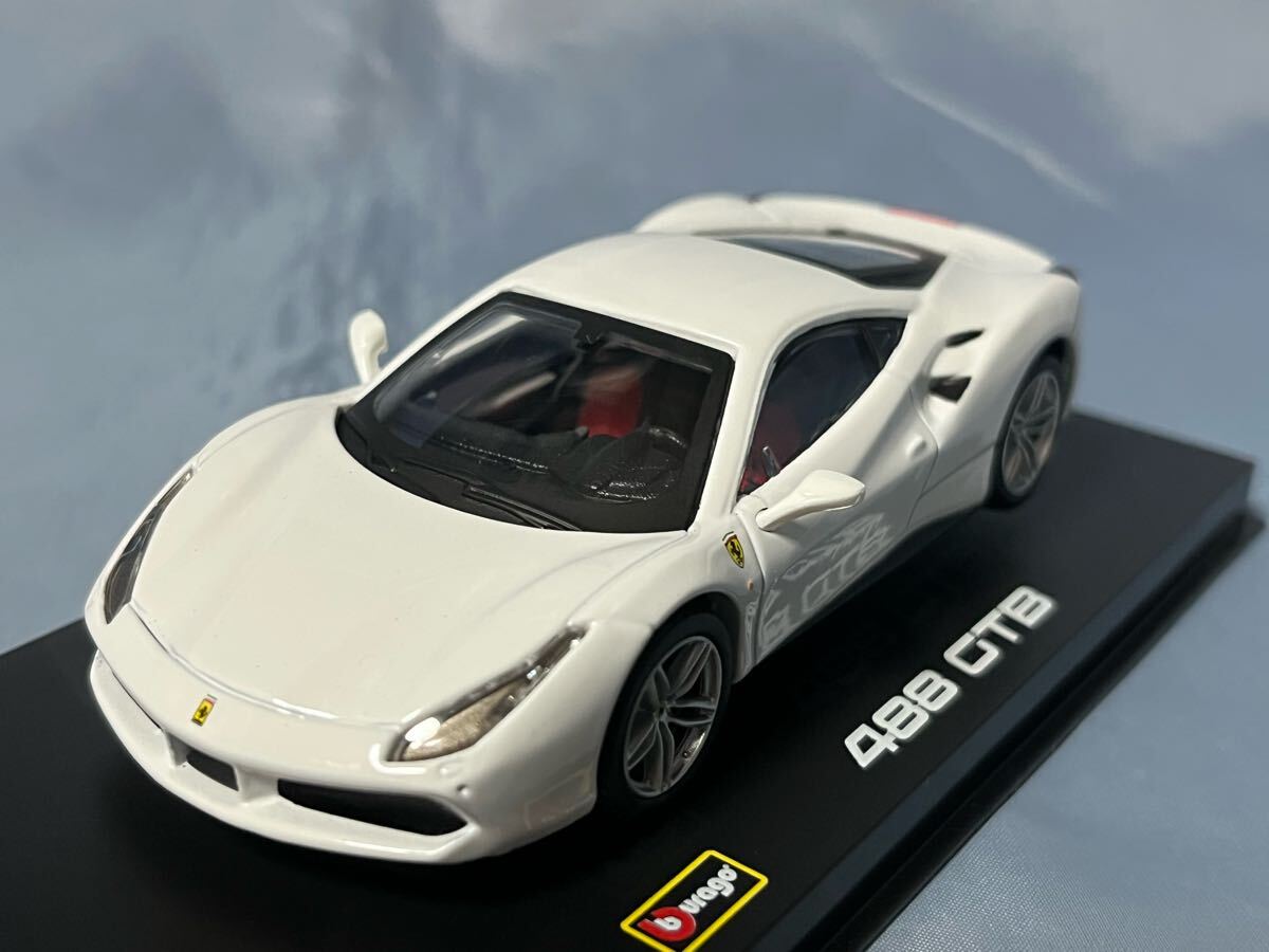 ブラーゴ製  フェラーリ 488 GTB 白  1/43拍卖
