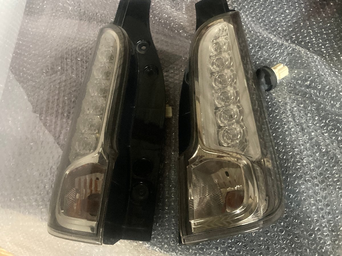 2014年 スズキ スペーシア カスタム MK32S  テールランプセット KOITO 220-59295 9009 拍卖