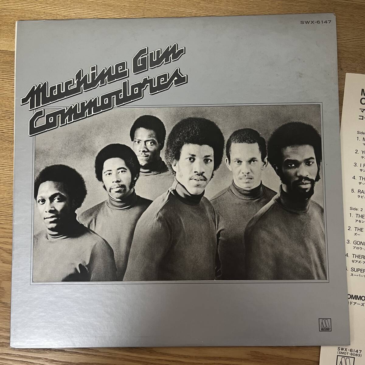 同梱5枚以上送料無料 LP SWX-6147 COMMODORES コモドアーズ MACHINE GUN / YOUNG GIRLS ARE MY WEAKNESS NB0221-025拍卖