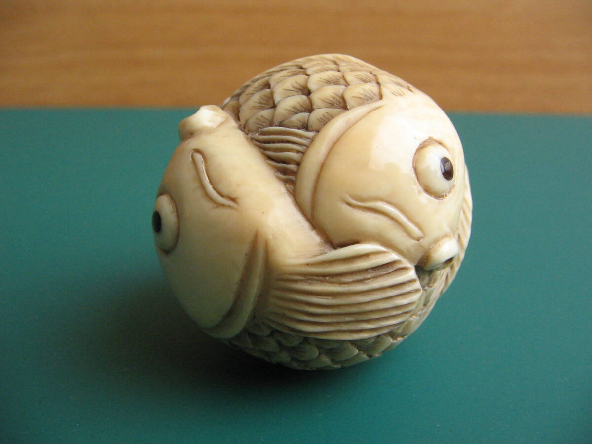 根付 コイ 鯉玉 魚玉 /提げ物 旧家所蔵 古美術拍卖