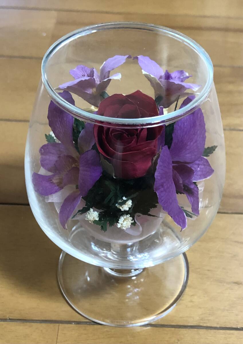 グラス入り造花 50年位前の物になります 昭和 レトロ拍卖