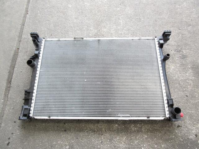 28年 ベンツ 176042 A180 W176 純正 ラジエーター A2465001303 199170 4696拍卖