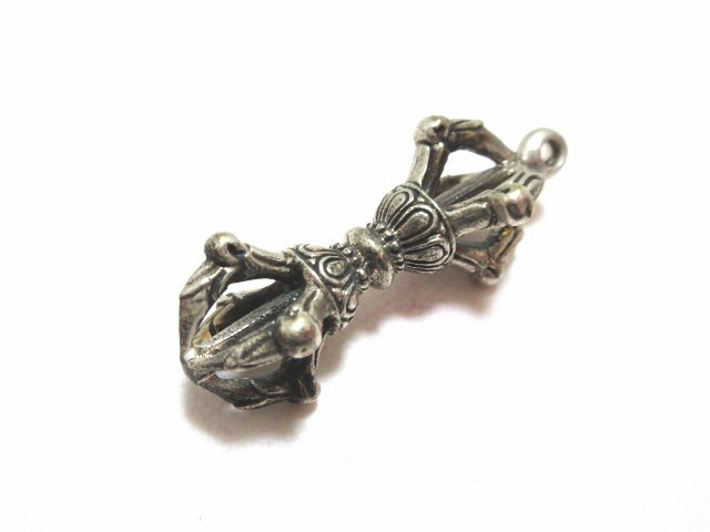 ア793◇ 金属製 金剛杵 五鈷杵 ペンダントトップ シルバー 全長4.5cm / チベット ドルジェ 密教法具 豆仏具 アクセサリー /拍卖
