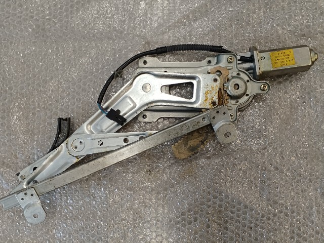 Y33グロリア左リアドアガラスモーター セドリック 即決商品221679拍卖