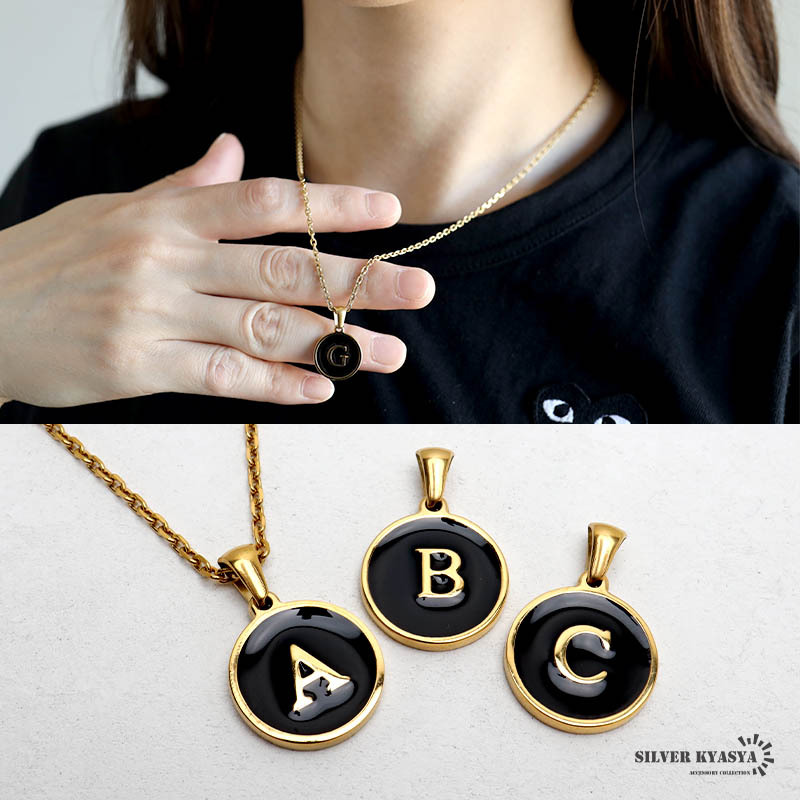 (E、50cm) イニシャルネックレス ゴールド ブラック ラウンド ステンレス 18KGP あずきチェーン 金属アレルギー対応拍卖