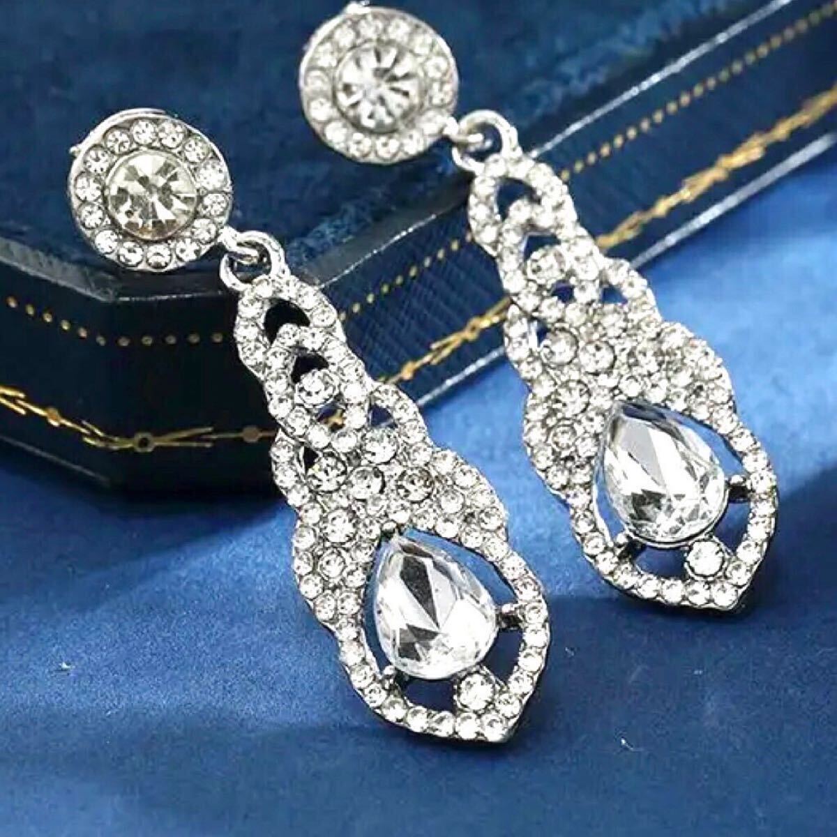 揺れるイヤリング★キュービックジルコニアイヤリング★ビジューイヤリング 大ぶり ラインストーンイヤリング ロングイヤリング AAAAA拍卖