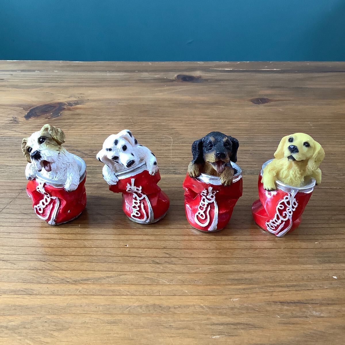 コカコーラから顔を出す犬 置物 4つセット拍卖