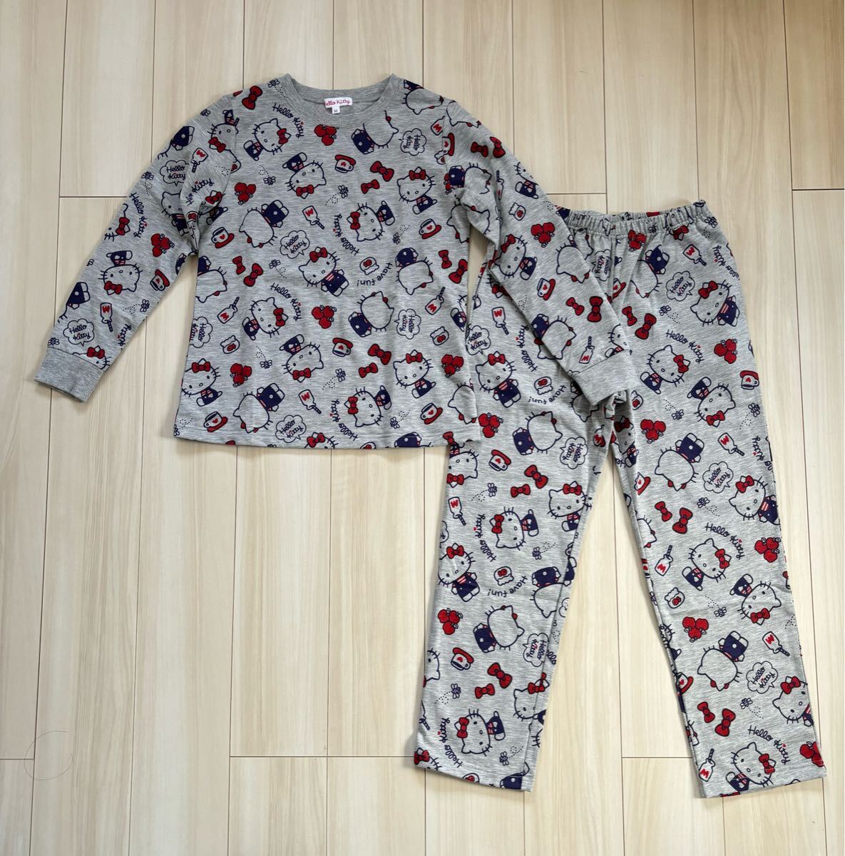 ◎(279)HELLO KITTY 総柄 グレー ルームウェア 上下 Mサイズ拍卖