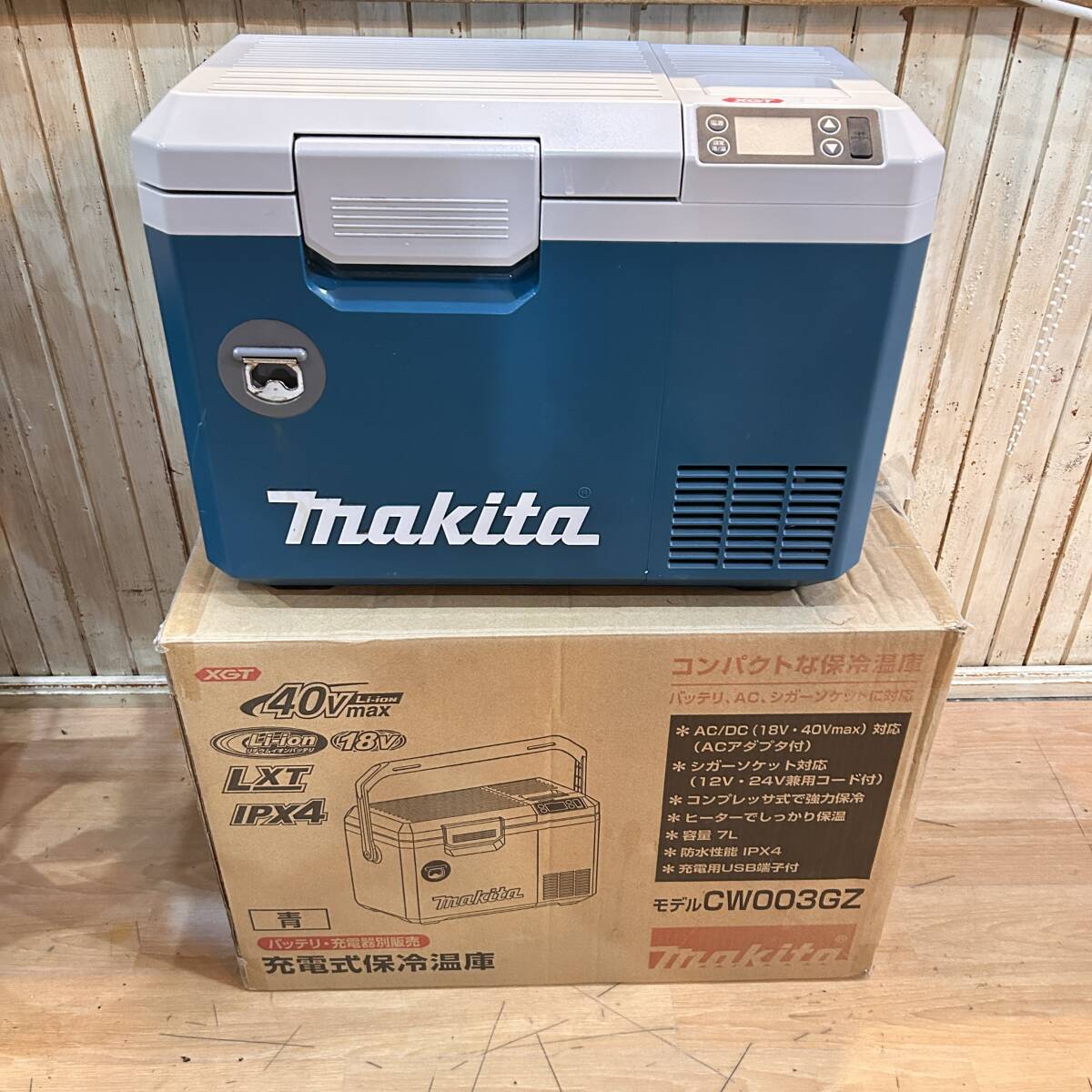 マキタ / Makita 充電式保冷温庫 40Vmax バッテリ・充電器別 CW003GZ 7L AC/DC対応 シガーソケット対応 ブルー USED拍卖