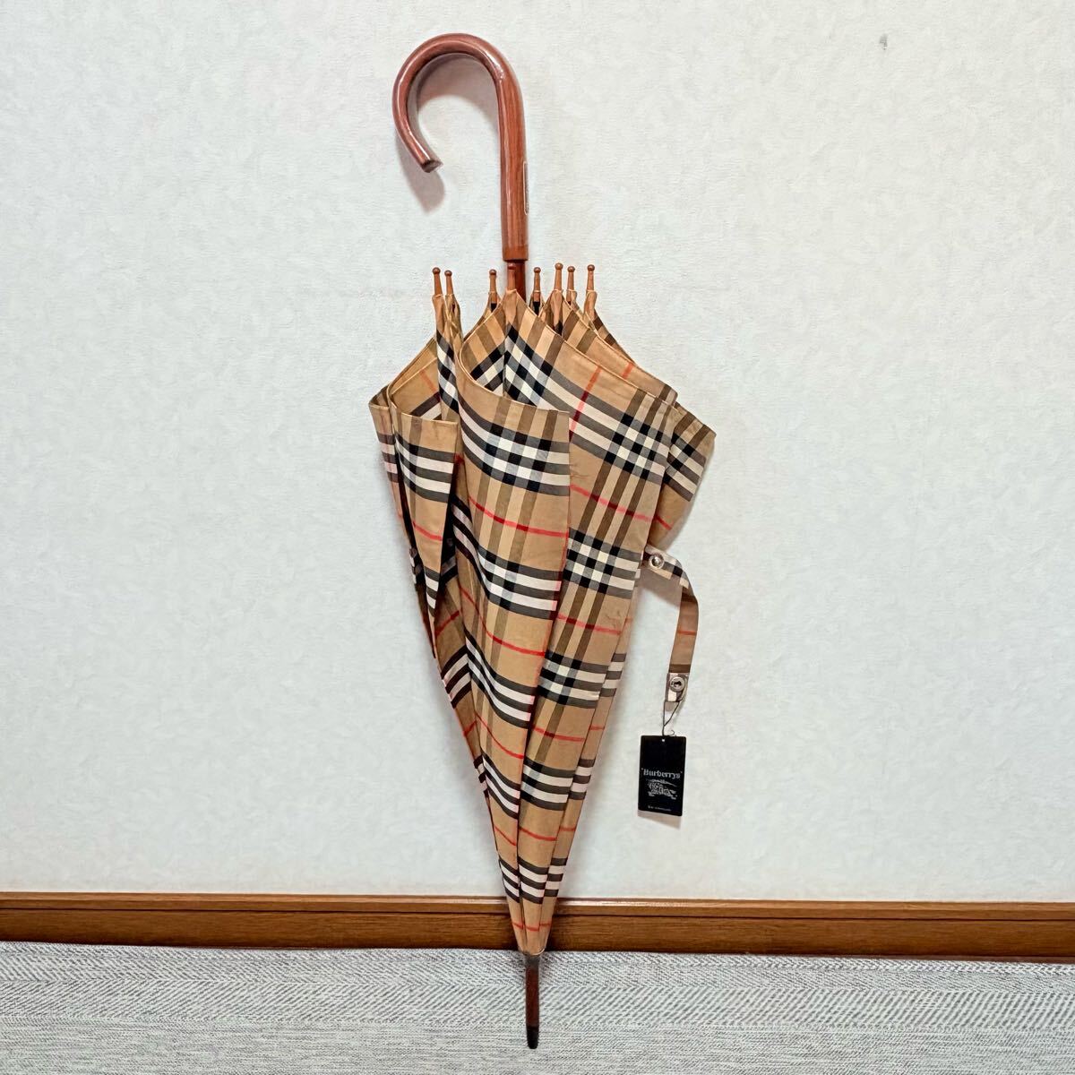 希少未使用タグ付き Burberrys BURBEERY バーバリー ノバチェック シャドーホース 晴雨兼用長傘 木製アンブレラ キャメル拍卖
