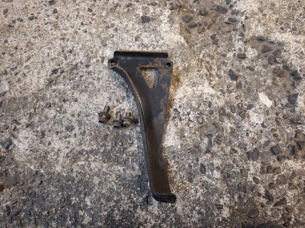 S13シルビア エンジン部補機類取付ステー No.ya251拍卖