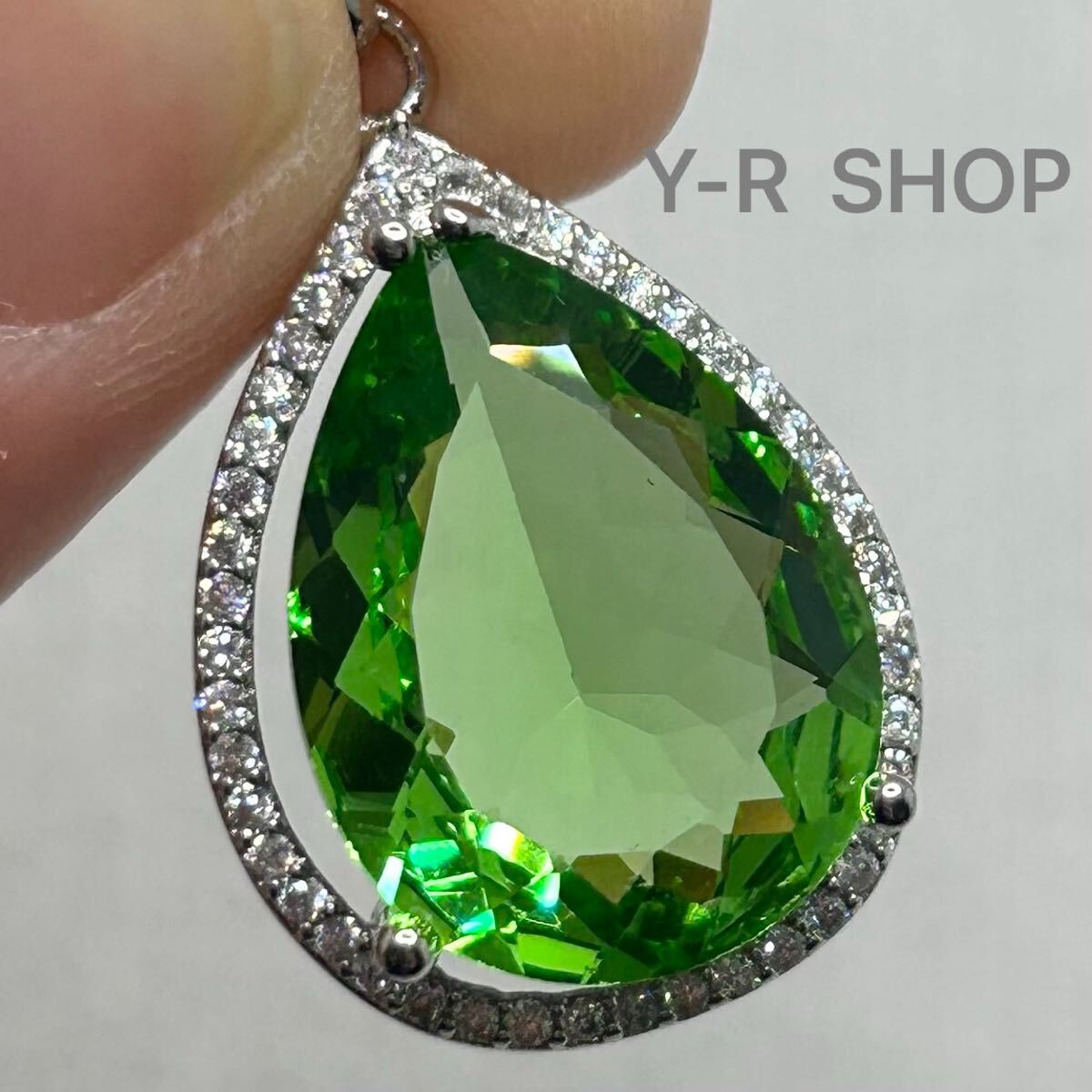 雫型グリーンペリドットとキュービックジルコニア のゴージャスペンダントトップ ★レディースネックレスシルバー925刻印カラーストーンY-R拍卖